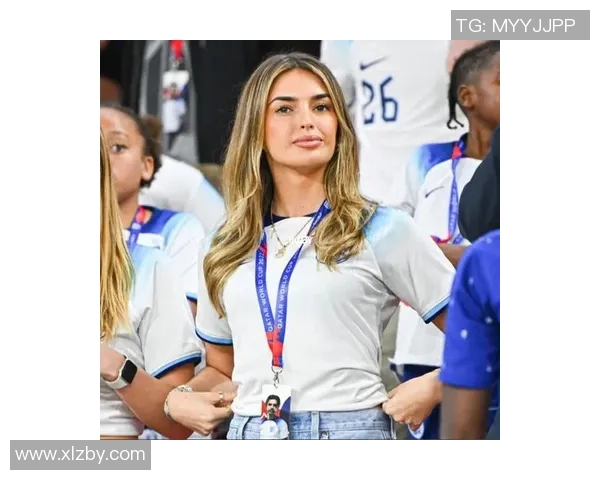 全球美女球星崛起 足球场上的靓丽风景线与实力之美