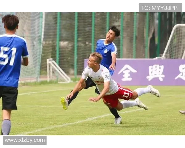 大连足球明星崛起之路：从青训到职业赛场的成长与挑战