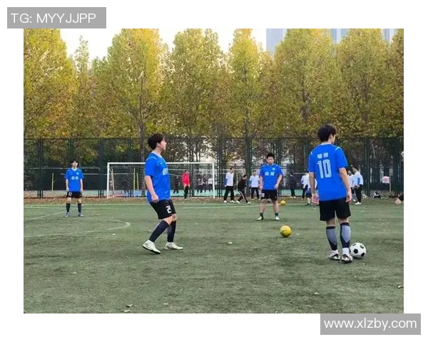 当绿茵场遇上初恋他在全校女生心中进球却只为她守护