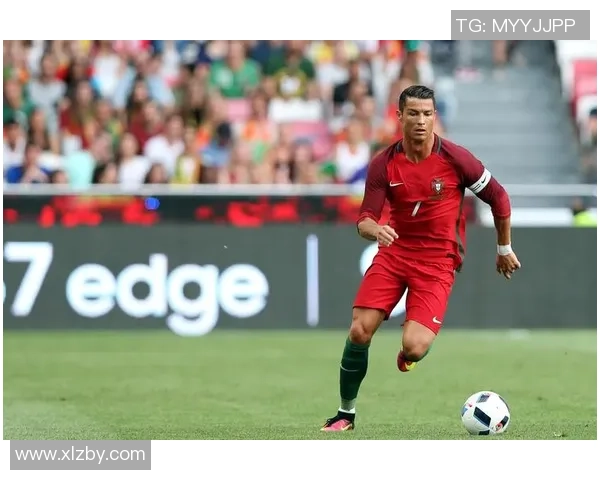 球星们展示花式足球技巧和创意挑战引领全球潮流 球星们展示花式足球技巧和创意挑战引领全球潮流